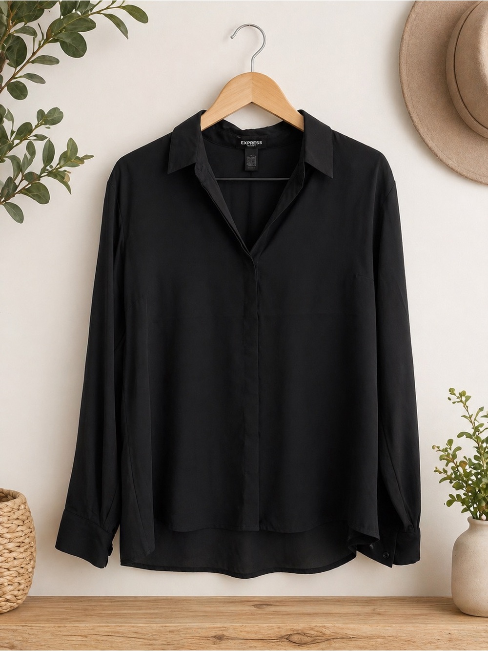 Express Portofino Black Button Front Blouse Size Large